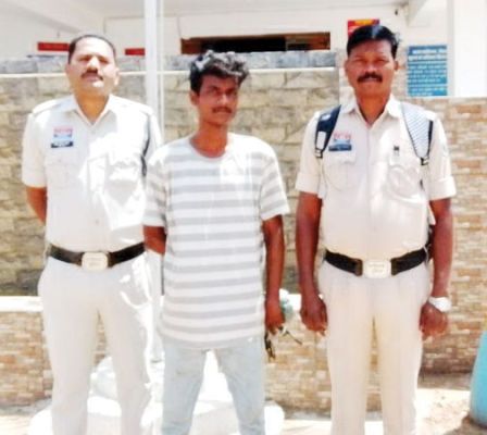 मारपीट कर स्कूटी व मोबाइल लूट, आरोपी गिरफ्तार, साथी फरार