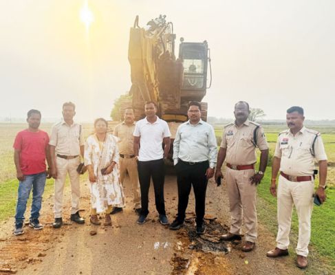 अवैध रेत खुदाई, जब्त पोकलेन पुलिस अभिरक्षा में