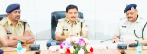 शोभायात्रा में नाचने के दौरान मामूली विवाद पर हत्या