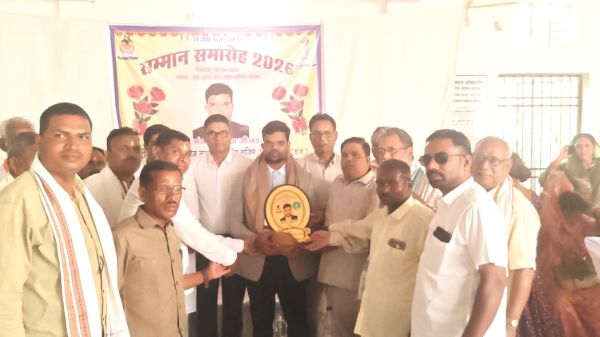 मोबाइल से दूर रहे युवा-डहरिया