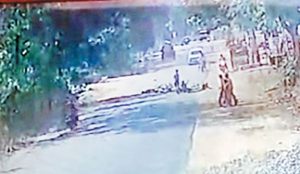 सडक़ हादसा, एक मौत, दो जख्मी