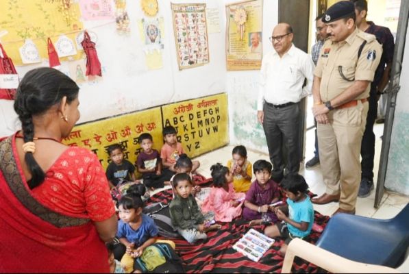 कलेक्टर-एसपी का औचक निरीक्षण