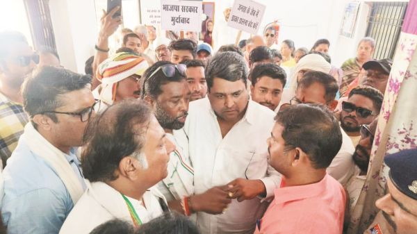 संपत्तिकर घटाने कांग्रेस का निगम में धावा