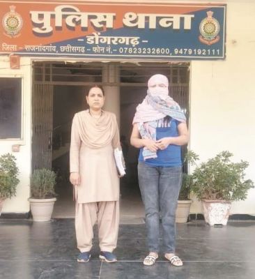 छात्र से मारपीट की आरोपी शिक्षिका गिरफ्तार, एक की तलाश