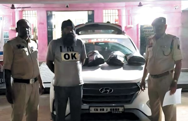 अवैध शराब संग आरोपी गिरफ्तार, वाहन जब्त