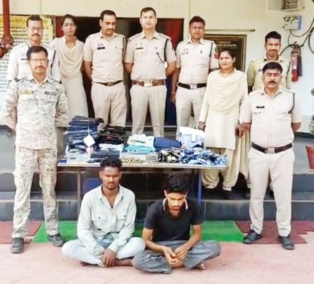  दुकान में चोरी, दो आरोपी गिरफ्तार