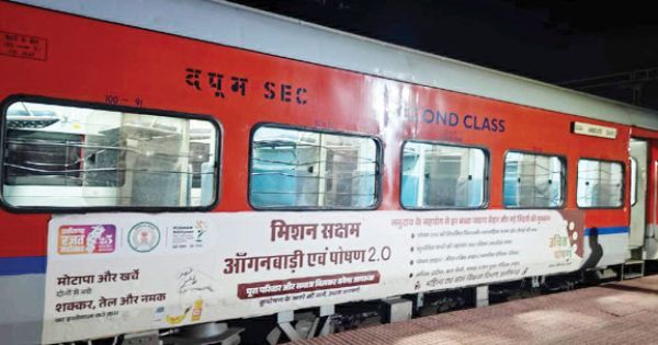 यात्री ट्रेनों को बदमाशों ने बनाया निशाना, नल चोरी और खिडक़ी ग्रिल तोडक़र पहुंचा रहे नुकसान