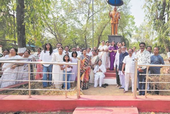 कलेक्टोरेट-बौद्ध विहारों में पूजे गए संविधान निर्माता डॉ.अम्बेडकर