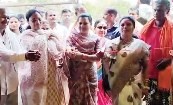 घोड़ागांव में शासकीय उचित मूल्य दुकान का लोकार्पण