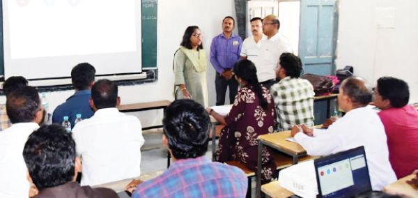 कलेक्टर ने जनगणना प्रशिक्षण का किया निरीक्षण