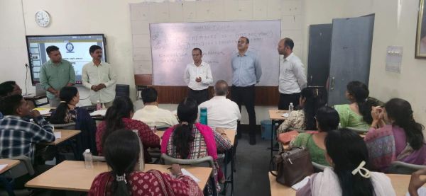 कलेक्टर ने जनगणना कार्य का किया निरीक्षण