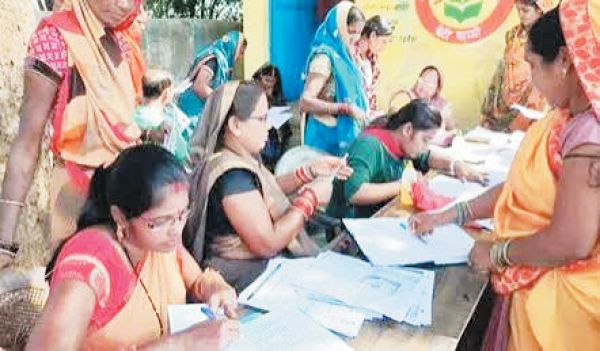  नाम में मामूली अंतर से ई-केवाईसी अटक रही च्वाइस सेंटरों के चक्कर