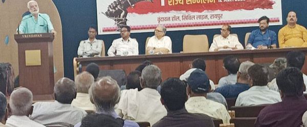  बुद्धिजीवी वही जो सूरज के धब्बे को भी उंगली दिखाकर कहे-राय