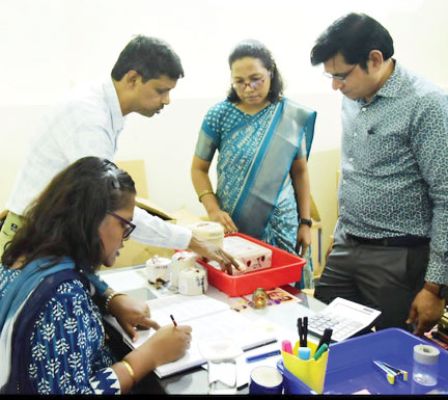 कलेक्टर ने जिला कोषालय का किया निरीक्षण