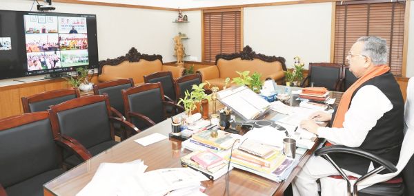 विकास कार्यों के माध्यम से ग्रामीण क्षेत्रों में आधारभूत सुविधाओं का होगा विस्तार-रमन