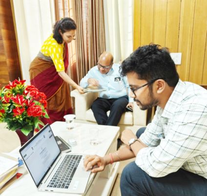 ऑनलाइन स्व-गणना, कलेक्टर व सीईओ ने खुद भरा प्रपत्र