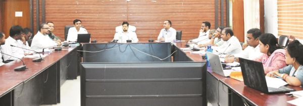 अपूर्ण कार्यों का भौतिक सत्यापन कर शीघ्र पूर्ण करने निर्देश