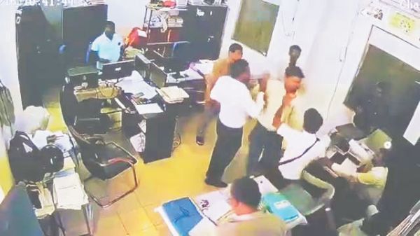 कृषि दफ्तर में विवाद, कर्मचारी पर मारपीट का आरोप