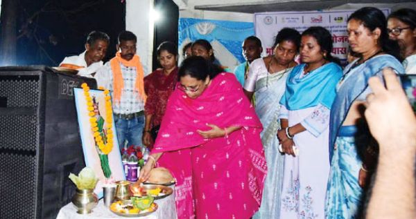 विधायक ने मथनीबेड़ा में अस्मिता परियोजना का किया शुभारंभ