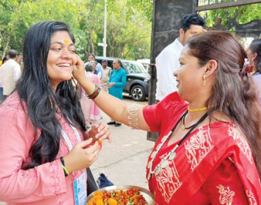 बस्तर में सोशल मीडिया क्रिएटर्स मीट में शामिल हुए देशभर के यूट्यूबर्स और क्रिएटर्स