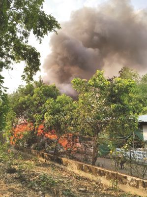 महिलाओं के निकलते ही मणिकंचन केंद्र में भडक़ी आग, असामाजिक तत्वों पर शक