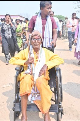 नक्सल मुक्त क्षेत्र में विकास की नई शुरुआत, साहेबिनकछार में बुजुर्गों को मिला सहारा