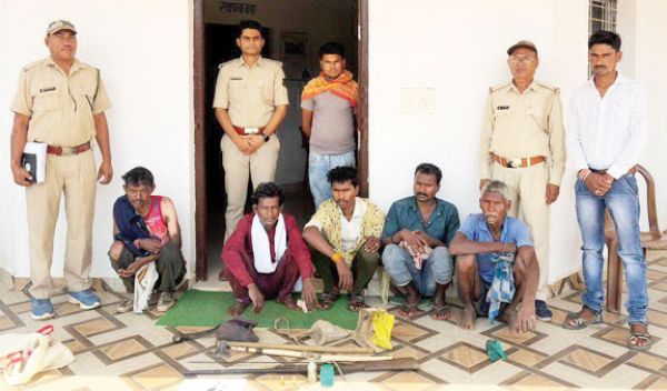 अवैध शिकार, 5 गिरफ्तार, एक फरार