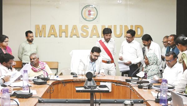 जनदर्शन में 60 आवेदन