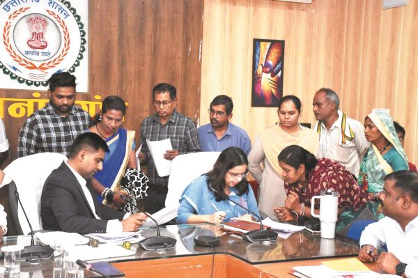 कलेक्टर ने जनदर्शन में सुनी समस्याएं