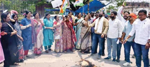 भाजयुमो ने पुतला फंूका