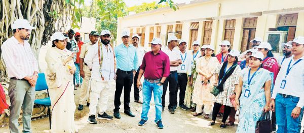 डेमो जनगणना के लिए सडक़ों पर उतरे प्रगणक