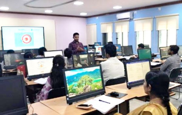 हाईटेक हो रहा बस्तर: 10 हजार विद्यार्थियों तक पहुंचेगी आर्टिफिशियल इंटेलिजेंस की शिक्षा