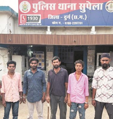 एक महिला समेत 6 वारंटी गिरफ्तार