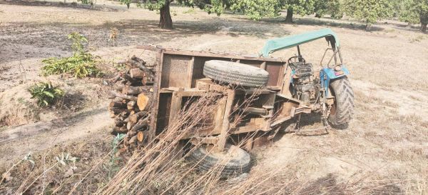 ट्रैक्टर-बाइक में भिड़ंत, एक मौत, दूसरा गंभीर