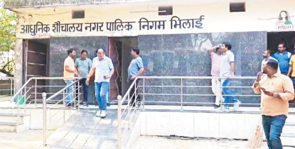 आयुक्त ने एसएलआरएम सेंटरों का किया निरीक्षण