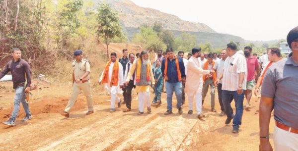 गोदावरी माइंस की मनमानी पर बिफरे सांसद भोजराज नाग