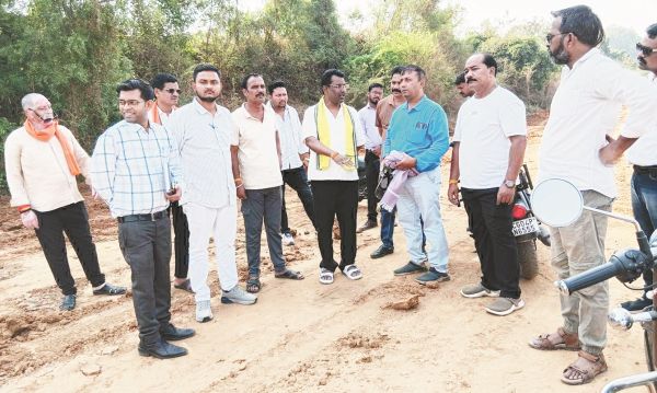 निर्माण कार्यों का निरीक्षण करने बुलेट से निकले विधायक