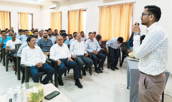 युगांतर में स्वास्थ्य बीमा पर कार्यशाला आयोजित