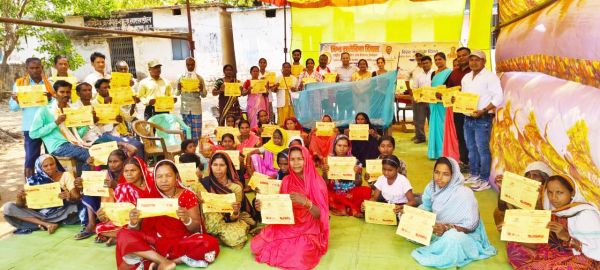  विश्व मलेरिया दिवस पर वनांचल ग्राम सारसडोल  में विशेष जागरूकता कार्यक्रम