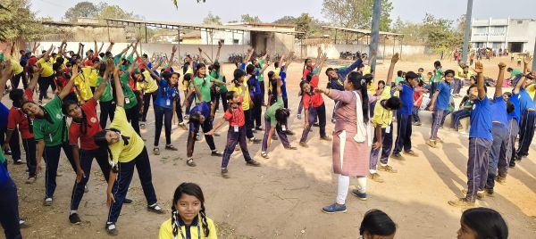 पीएमश्री सेजेस तुमगांव में योग सत्र और पोषण आहार कार्यक्रम