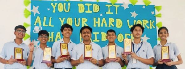 10वीं में उत्कृष्ट प्रदर्शन,  विद्यार्थियों का सम्मान