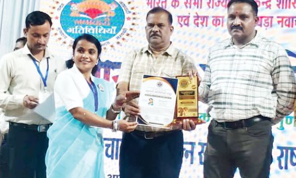 आराधना को राष्ट्रीय नवाचारी शिक्षा रत्न सम्मान