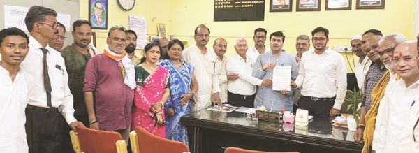 गरीबों को राशन नहीं मिलने पर जिला कांग्रेस ने किया  खाद्य विभाग का घेराव