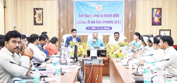 विकास कार्यों में प्रशासन और जनप्रतिनिधियों व समाज की भी महत्वपूर्ण भूमिका- सांसद