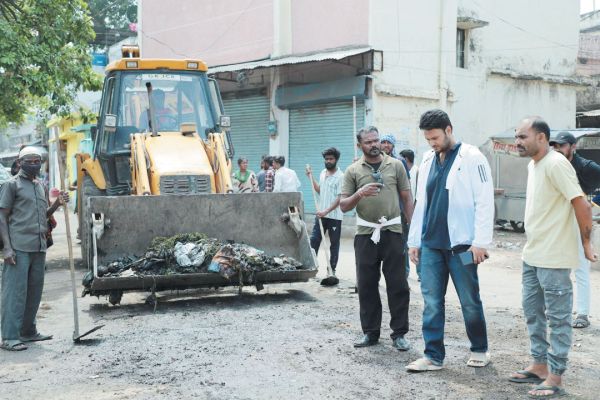 महामाया तालाब में चला विशेष स्वच्छता अभियान