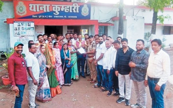 कुम्हारी ब्लॉक कांग्रेस के कार्यकर्ताओं ने जताया विरोध