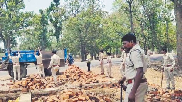 वन भूमि पर अवैध निर्माणाधीन मकान किया ध्वस्त