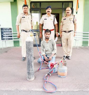 ट्रांसपोर्ट के काम में नुकसान हुआ   तो बन गया चोर, गिरफ्तार