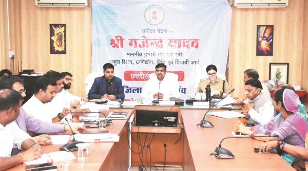 शिकायतों और मांगों का समयबद्ध करेंगे निराकरण - प्रभारी मंत्री