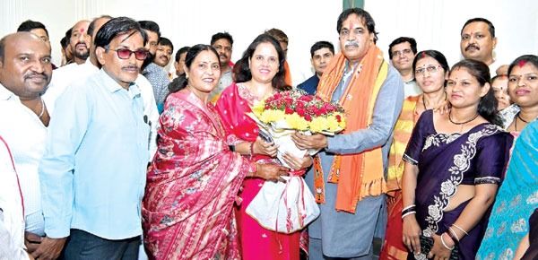 मुणत को बधाई देने तांता लगा रहा, पूजन-सकोरे दान कर मनाया जन्मदिन